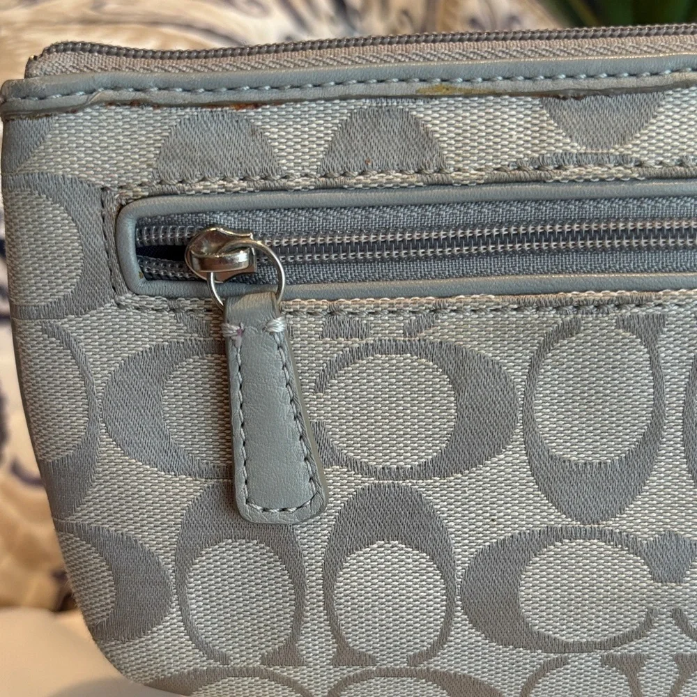 Coach Signature Wristlet - Light Gray
